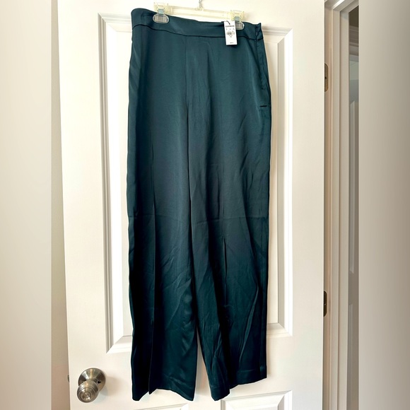 Express Green satin pants - Picture 1 of 1